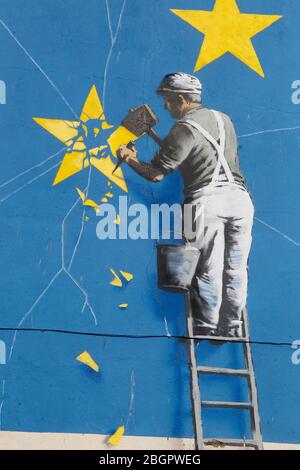 Inghilterra, Kent, Dover, Banksy Brexit murale. Foto Stock