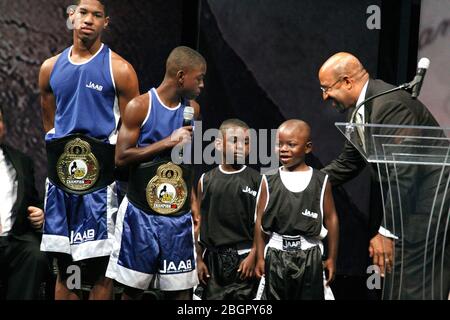 FILADELFIA, PA - SETTEMBRE 13 : vero campione di libertà, Muhammad Ali riceve la Medaglia Liberty 2012 del National Constitution Center, una stella-prigioniero Foto Stock