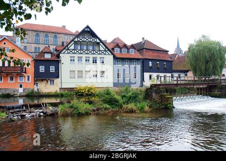 Kronach, Germania, fiume con case nel centro storico Foto Stock