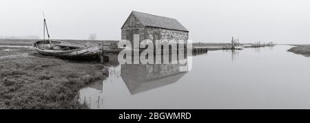 Thornham vecchio porto banchina II pano con capannone di carbone. Thornham, febbraio 2019 Foto Stock