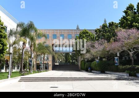 IRIVNE, CALIFORNIA - 21 APRILE 2020: Engineering Gateway nel campus della University of California Irvine, UCI. Foto Stock