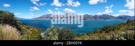 Lago di Hawea e le montagne, Otago, Isola del Sud, Nuova Zelanda, Oceania. Foto Stock