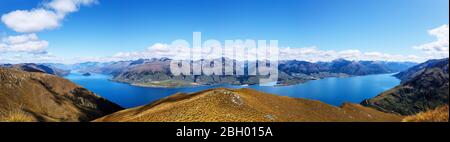 Lago Wanaka e le montagne, Otago, Isola del Sud, Nuova Zelanda, Oceania. Foto Stock