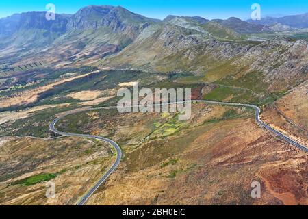 Foto aerea del Passo di Sir Lowry e delle montagne circostanti Foto Stock