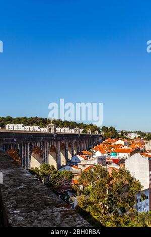 Águas Acquedotto Livres e case private a Bairro da Liberdade. Foto Stock