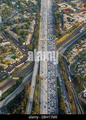 , congestione autostradale sull'Interstate 710 a Commerce, 20.03.2016, vista aerea, Stati Uniti, California, Commerce Foto Stock