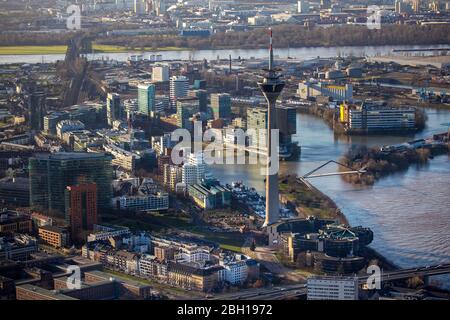 Torre del Reno, gli edifici del Parlamento e Media Harbor, 19.12.2020, vista aerea, Germania, Nord Reno-Westfalia, basso Reno, Dusseldorf Foto Stock