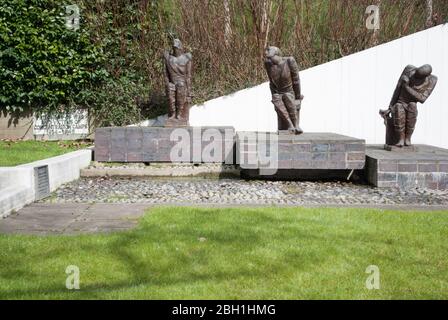 Gladstone Park Memorial, Dollis Hill Lane Willesden West London NW2 6HT di Fred Kormis Foto Stock