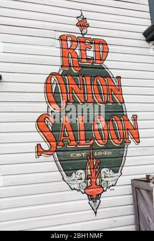 'Red Onion Saloon' a Skagway, un porto regolare di Call City per navi da crociera che viaggiano in Alaska attraverso il passaggio interno Foto Stock