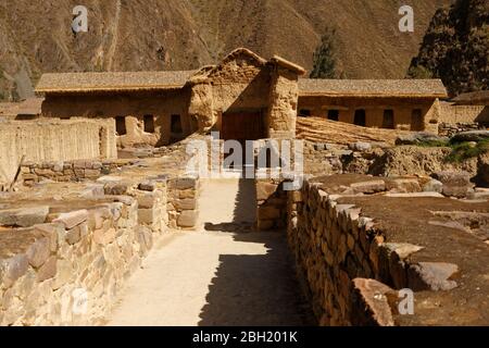 Il sito dell'ex cittadella Inca a Ollantaytambo Foto Stock