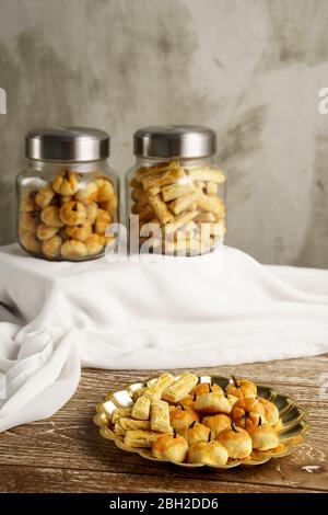 set di tradizionale spuntino indonesiano del ramadan. nastar Foto Stock