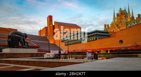 LONDRA - la British Library on Euston Road, Londra, la seconda biblioteca più grande del mondo. Foto Stock