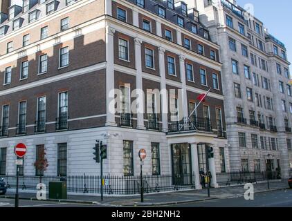 LONDRA - Ambasciata della Repubblica popolare Cinese a Portland Place a Londra.