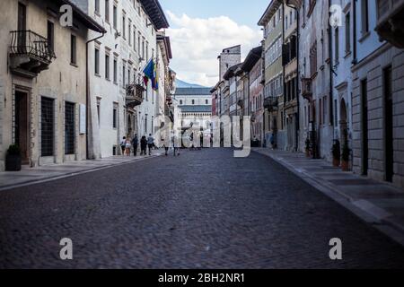 Trento, Italia - 15 agosto 2019: Veduta del centro di Trento e della Cattedrale di San Vigilio Foto Stock