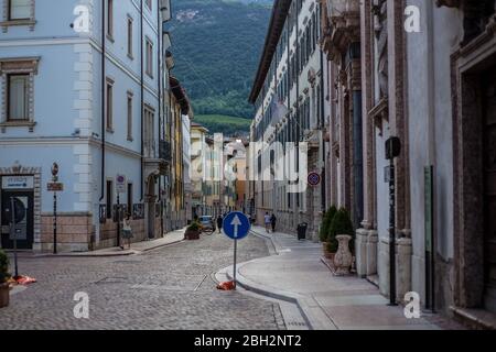 Trento, Italia - 15 agosto 2019: Strade di Trento in estate Foto Stock