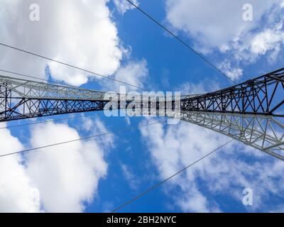 Dettaglio del Ponte Matagarup un cavo di acciaio sospeso stese ponte pedonale sul Fiume Swan Perth Australia Occidentale. Foto Stock