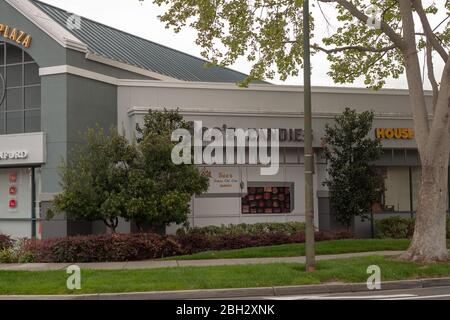 See's Candies Storefront a Campbell, California, 28 marzo 2020. In seguito allo scoppio del coronavirus COVID-19, la catena ha chiuso i suoi negozi al dettaglio. () Foto Stock