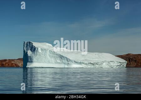 Iceberg galleggianti in Groenlandia (estate) Foto Stock