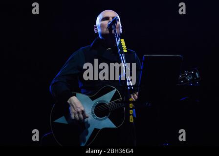 billy corgan (zucca) durante il Billy Corgan - European solo Tour, Corte Mole Vanvitelliana, ancona, Italia, 30 Giugno 2019 Foto Stock