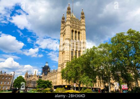 Parlamento Casa Londra Inghilterra Regno Unito capitale Fiume Tamigi Regno Unito Europa UE Foto Stock