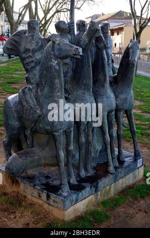 Scultura in bronzo dei quattro cavalieri dell'Apocalisse, Gustavo Bastos 1928-2014, in uno stile conosciuto localmente come Scuola di Barata Feya, Foto Stock