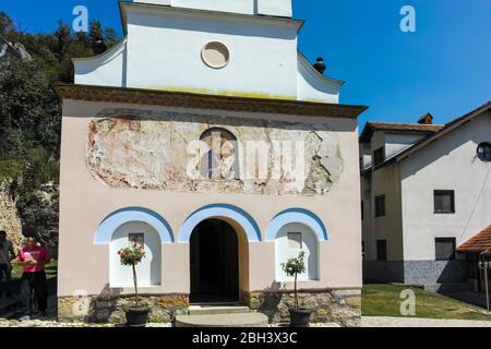 VITOVNICA, SERBIA - 11 AGOSTO 2019: Monastero medievale di Vitovnica, Sumadija e Serbia occidentale Foto Stock