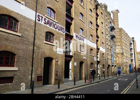 Magazzini vittoriani convertiti in Mill Street a Bermondsey, Londra, Inghilterra Regno Unito Foto Stock