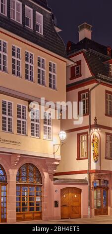 Francoforte sul meno, Germania, 15 2020 febbraio: Vista invernale notturna di alcuni edifici ricostruiti nel centro storico di Francoforte Foto Stock