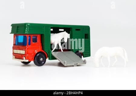 Lesney prodotti Matchbox modello giocattolo auto 1-75 serie n.17 AEC Horse Box Foto Stock