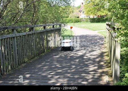 Un robot di consegna Starship a Milton Keynes. Foto Stock