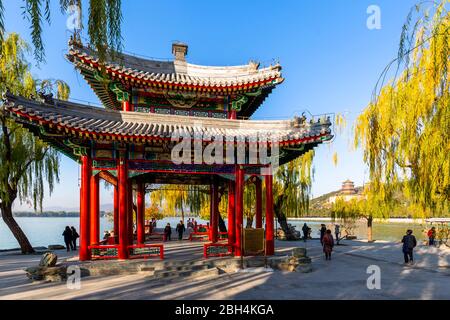 Visualizza Padiglione di percezione al Palazzo d'Estate, Pechino, Repubblica popolare Cinese, Asia Foto Stock