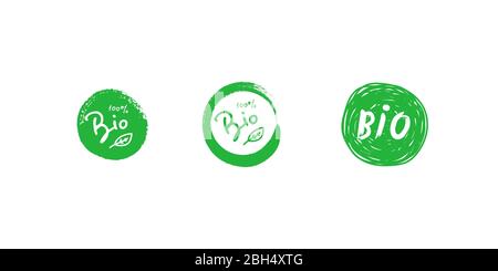 Set di bio 100% foglia albero manoscritto verde pennello cerchio badge. Elemento di progettazione per il design del packaging e materiale promozionale. Vettore Illustrazione Vettoriale