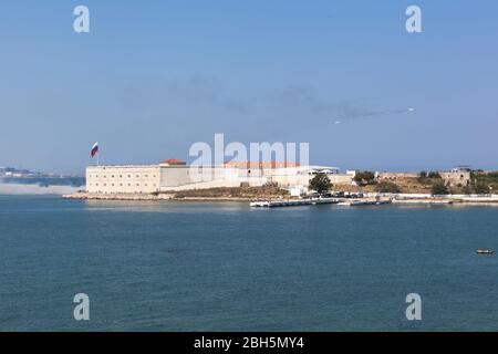 Sevastopol, Crimea, Russia - 28 luglio 2019: Il sistema di lancio multiplo di Grad esegue un'azione indicativa sulla giornata della Marina alla pastella Konstantinovsky Foto Stock