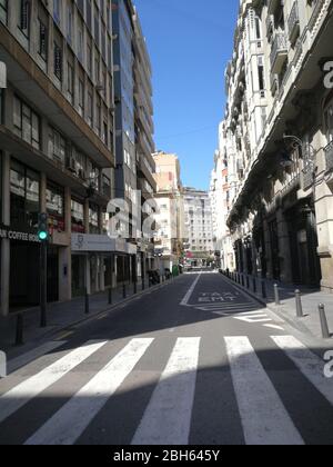 Strade vuote di Valencia, Spagna, a causa di coronavirus blocco Foto Stock