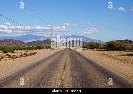 Strada verso Catalina Mountains vicino Tucson in Arizona Stati Uniti Foto Stock