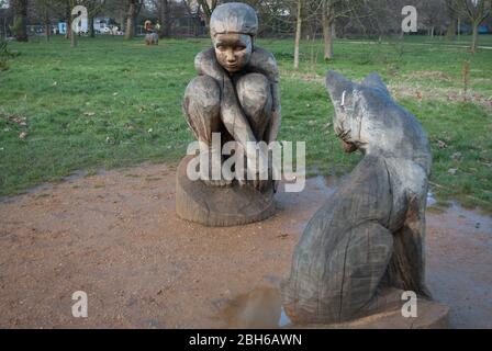 Sculture in legno intagliato sculture in legno Galleria Garden Regent's Park Road, Londra NW1 4NU Foto Stock