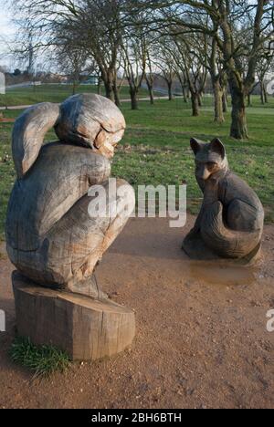 Sculture in legno intagliato sculture in legno Galleria Garden Regent's Park Road, Londra NW1 4NU Foto Stock