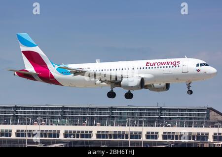 Stoccarda, Germania – 23 maggio 2019: Aeroplano Eurowings Airbus A320 all’aeroporto di Stoccarda (Str) in Germania. Foto Stock