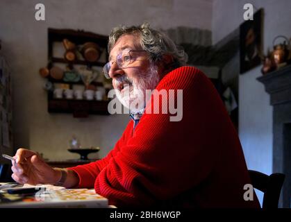 Francesco Guccini - Ritratto nella sua casa in Toscana - Pavana Foto Stock