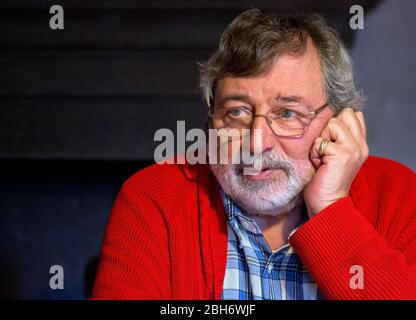 Francesco Guccini - Ritratto nella sua casa in Toscana - Pavana Foto Stock