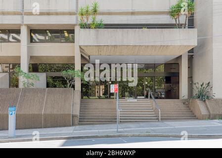 Il 1976 costruì l'edificio del College of Law in Chandos Street, St Leonards, nel nord di Sydney, Australia. Un buon esempio di architettura brutalista Foto Stock