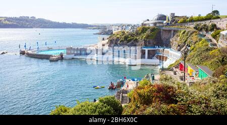 Il TInside Lido, un lido Art Deco del 1935 appena sotto Hoe Park, Plymouth, Devon, Inghilterra, Regno Unito. Foto Stock