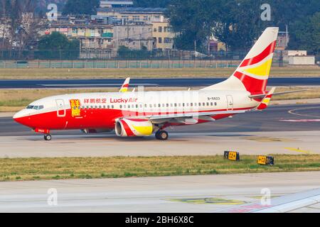 Pechino, Cina – 2 ottobre 2019: Aereo Lucky Air Boeing 737-700 all'aeroporto internazionale di Pechino-capitale (PEK) in Cina. Foto Stock