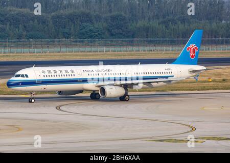 Pechino, Cina – 2 ottobre 2019: Aereo China Southern Airlines Airbus A321 all'aeroporto internazionale di Pechino (PEK) in Cina. Foto Stock