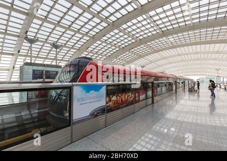 Pechino, Cina – 1 ottobre 2019: Stazione ferroviaria Capital Airport Express all'aeroporto di Pechino Capital (PEK) in Cina. Foto Stock