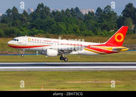 Chengdu, Cina - 22 Settembre 2019: Chengdu Airlines Airbus A320 aeroplano a Chengdu airport (CTU) in Cina. Foto Stock