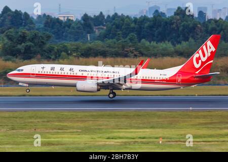 Chengdu, Cina – 22 settembre 2019: China United Airlines CUA Boeing 737-800 aereo all'aeroporto di Chengdu (CTU) in Cina. Boeing è un aircra americano Foto Stock