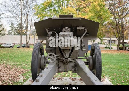 Banska Bystrica, Slovacchia - 29 ottobre 2019: Museo nazionale slovacco di rivolta. Pistola howitzer russa dell'anno 1938. Equipaggiamento militare anticarro. Russ Foto Stock