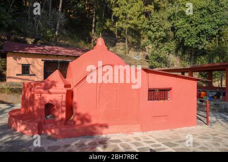 Tansen, Nepal - 14 gennaio 2020: Piccolo tempio indù a Tansen in Nepal Foto Stock