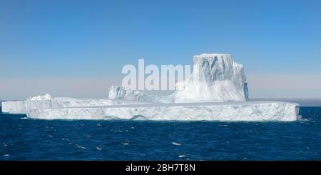 Ghiaccioli galleggianti, Drygalski Fjord, Georgia del Sud, Georgia del Sud e Isole Sandwich, Antartide Foto Stock